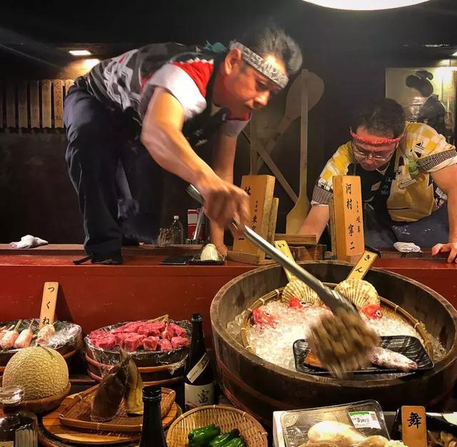 深夜美食团，味蕾狂欢之旅，城市美食大探索