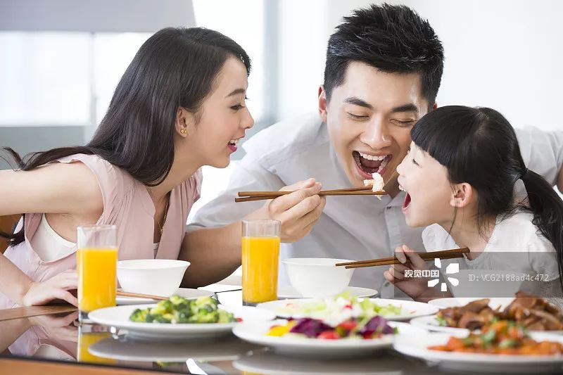 旅行中如何挑选健康餐饮食品指南