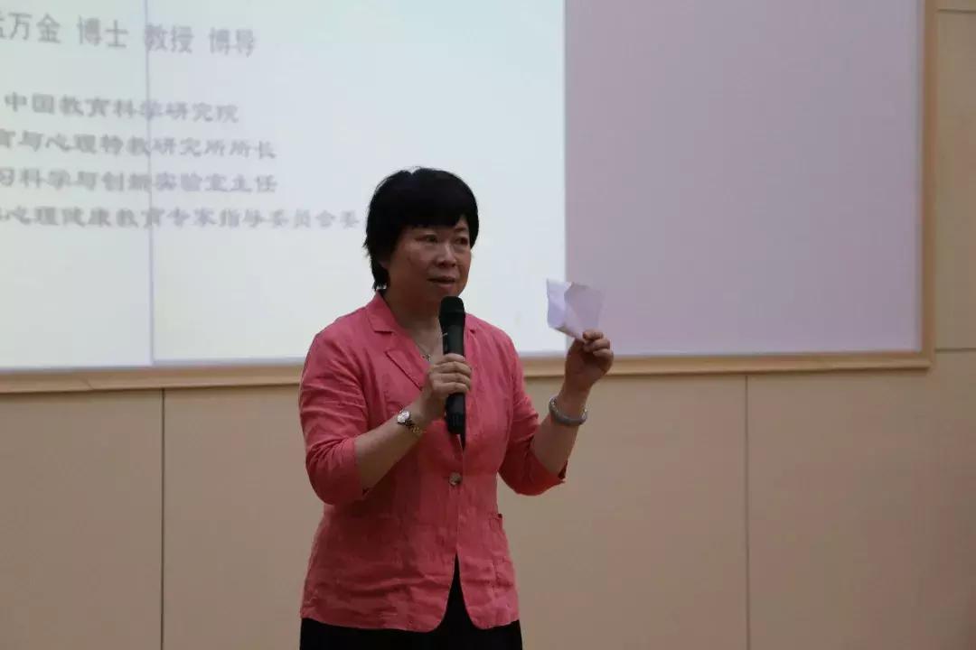 學校與家庭攜手推動青少年心理健康教育的重要性